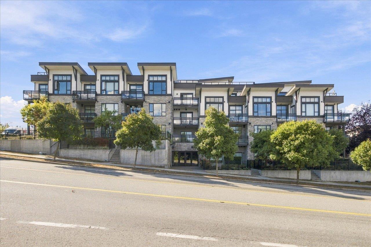 309 9983 E BARNSTON DRIVE, Surrey, British Columbia