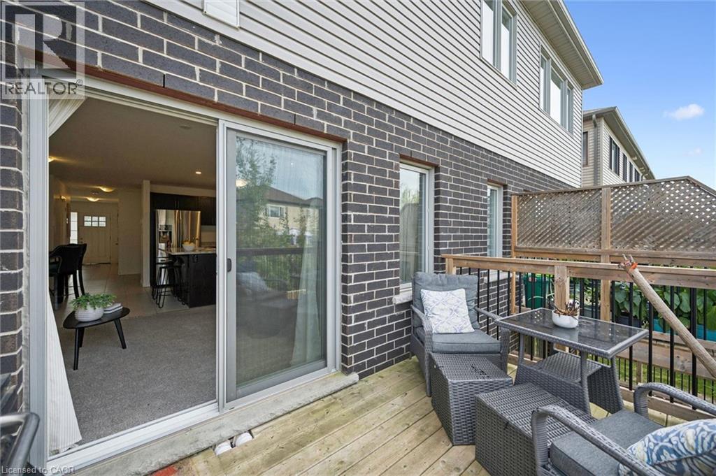 135 HARDCASTLE Drive Unit# 47 photo 28