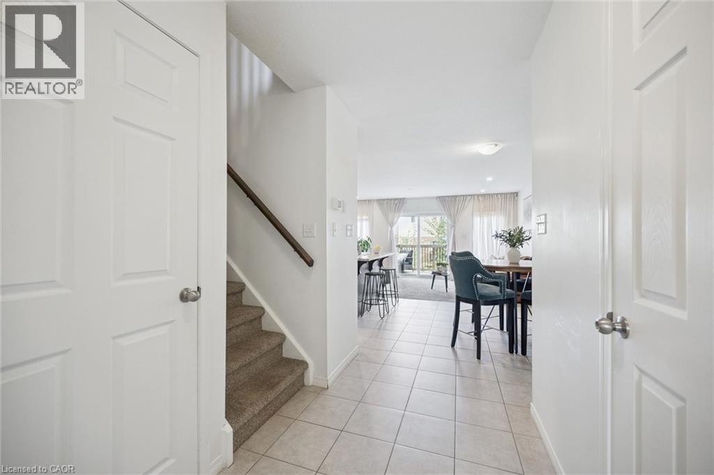 135 HARDCASTLE Drive Unit# 47 photo 9