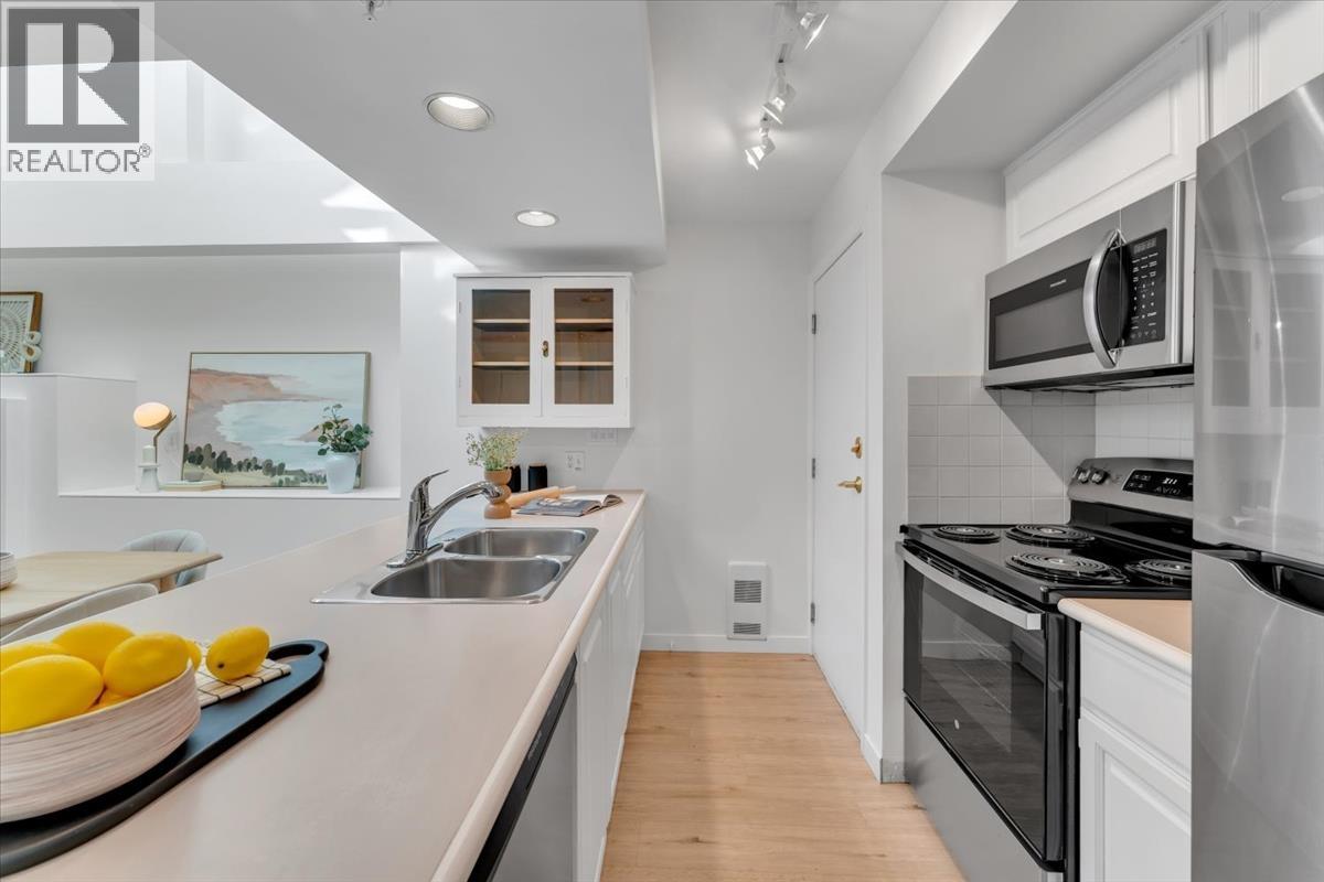 1939 W 12th Avenue, Vancouver, British Columbia  V6J 2G1 - Photo 14 - R3168453