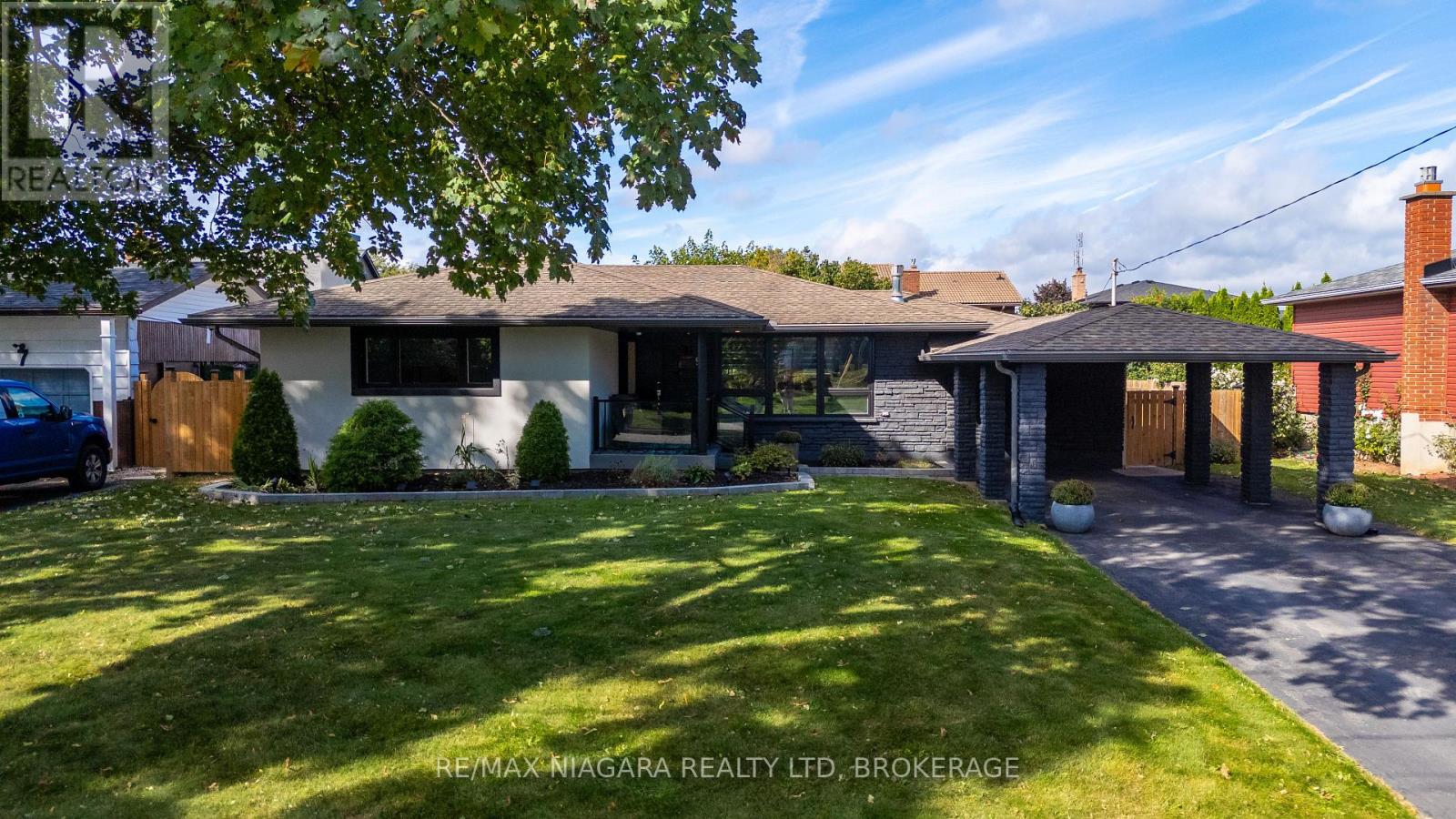 9 BISHOPS ROAD, st. catharines (vine/linwell), Ontario