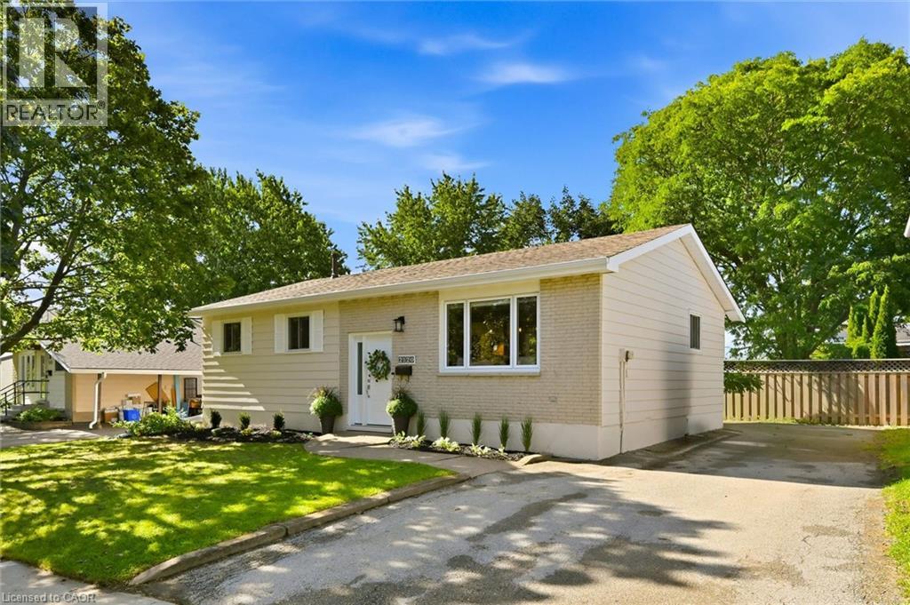 2120 CAVENDISH Drive photo 3