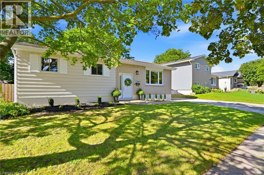 2120 CAVENDISH Drive, Burlington, Ontario