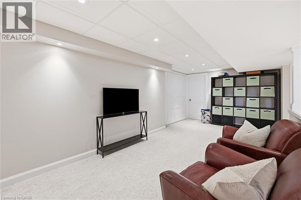 2120 CAVENDISH Drive photo 31