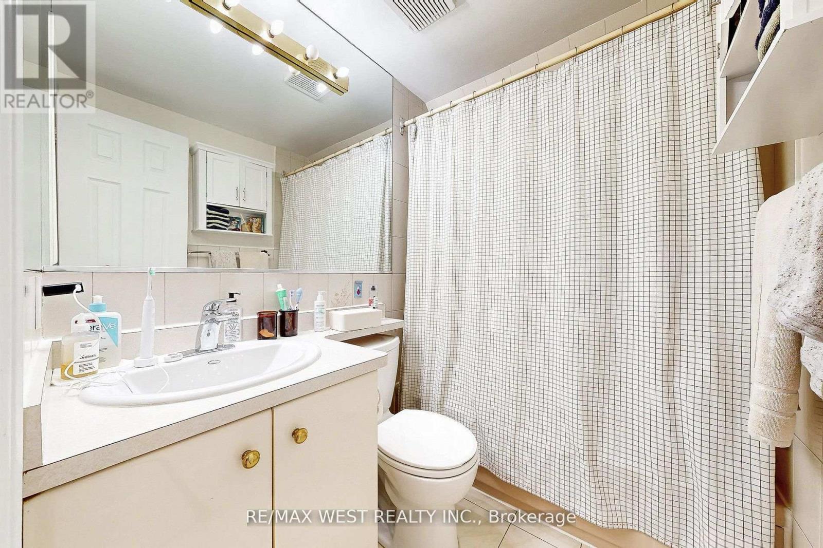 52 Heydon Park Road, Toronto, Ontario  M6J 2C8 - Photo 11 - C13819852