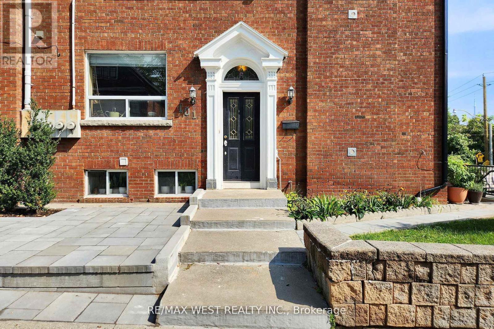 52 Heydon Park Road, Toronto, Ontario  M6J 2C8 - Photo 3 - C13819852