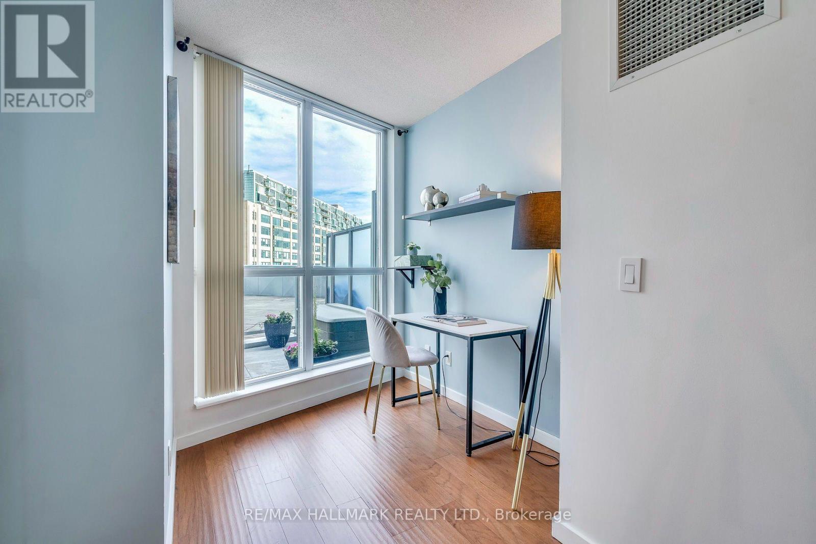 402 - 218 Queens Quay W, Toronto, Ontario  M5J 2Y6 - Photo 11 - C13819912
