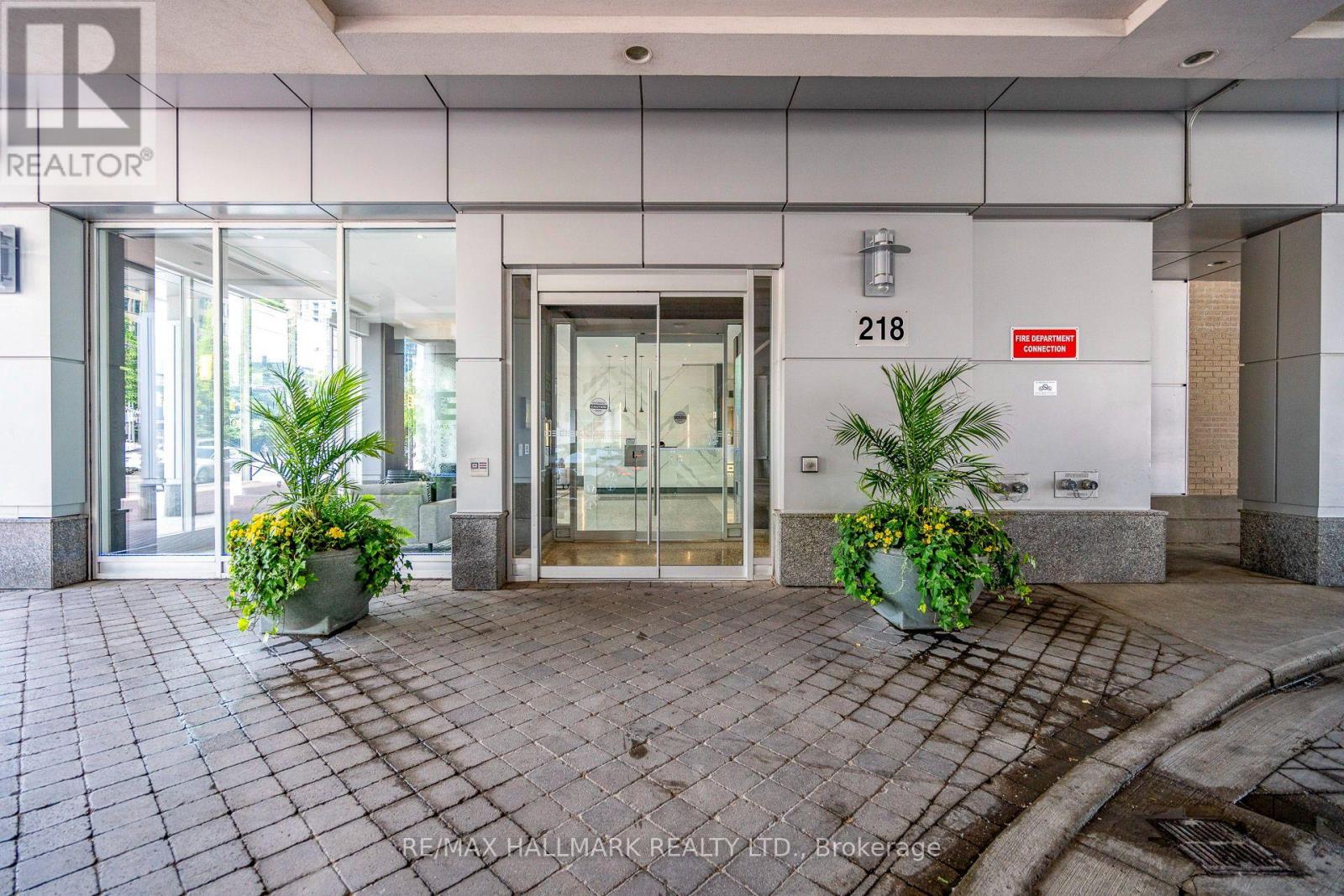 402 - 218 Queens Quay W, Toronto, Ontario  M5J 2Y6 - Photo 2 - C13819912