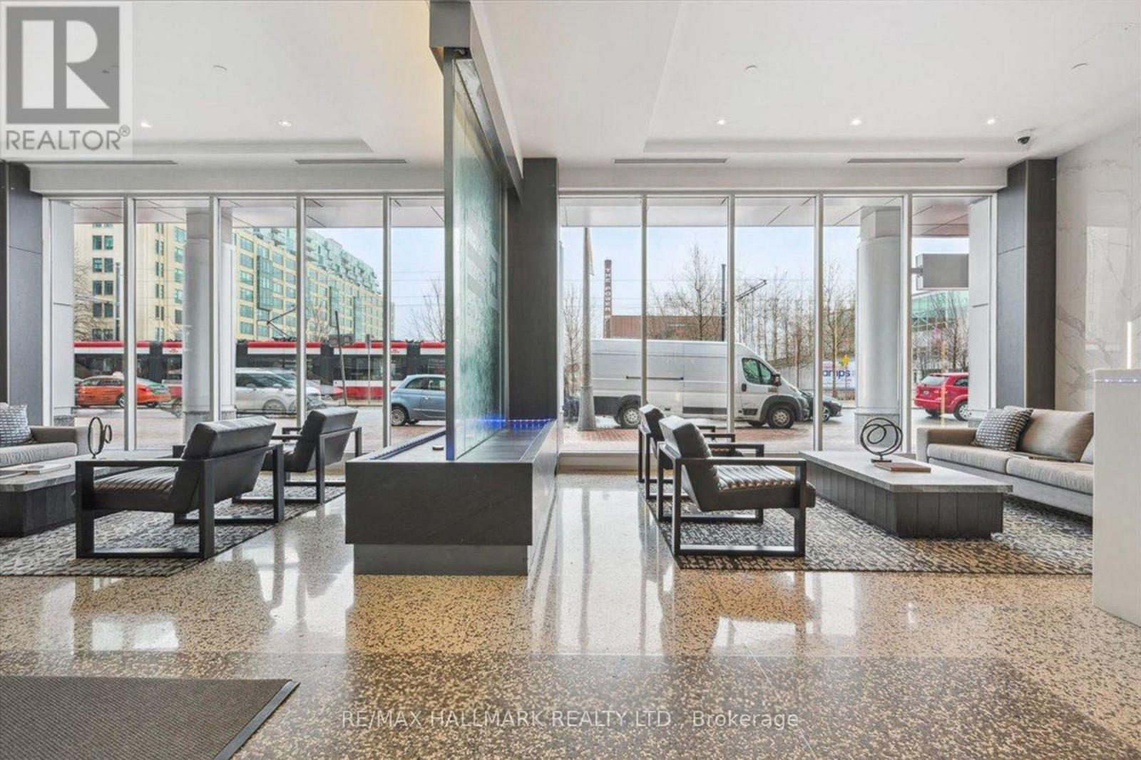 402 - 218 Queens Quay W, Toronto, Ontario  M5J 2Y6 - Photo 3 - C13819912