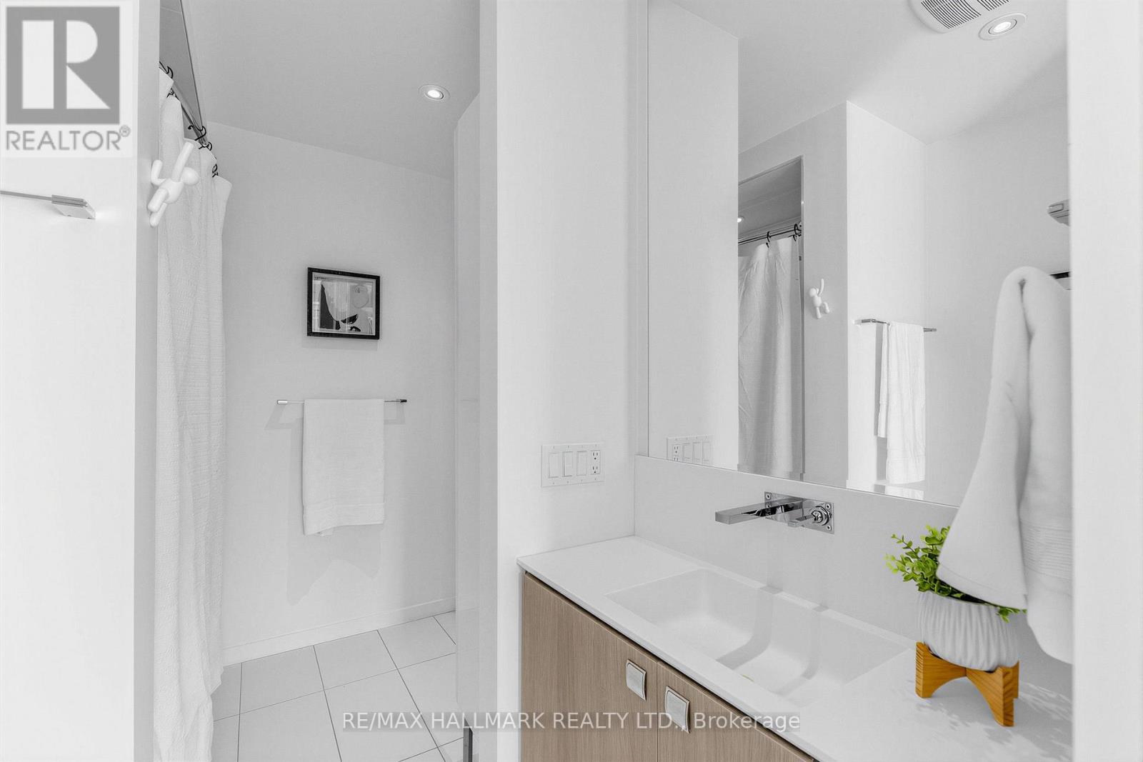 251 Roxton Road, Toronto, Ontario  M6G 3R1 - Photo 23 - C13819976