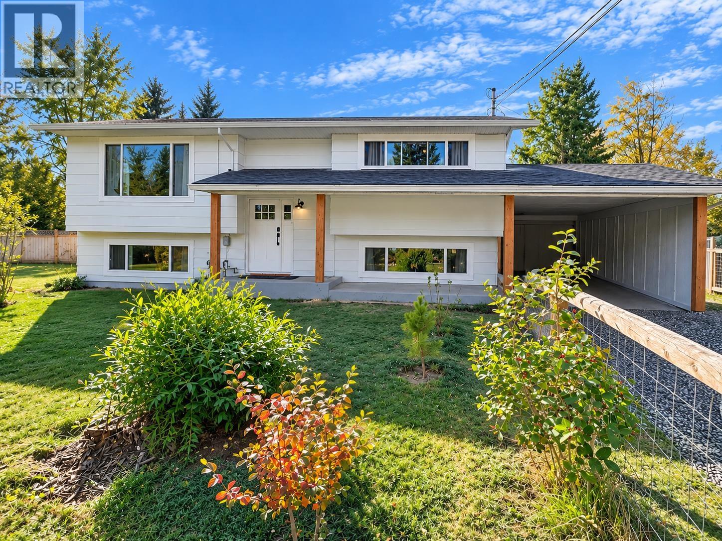 6494 Grey Crescent, Horse Lake, British Columbia  V0K 2E3 - Photo 1 - R3168721