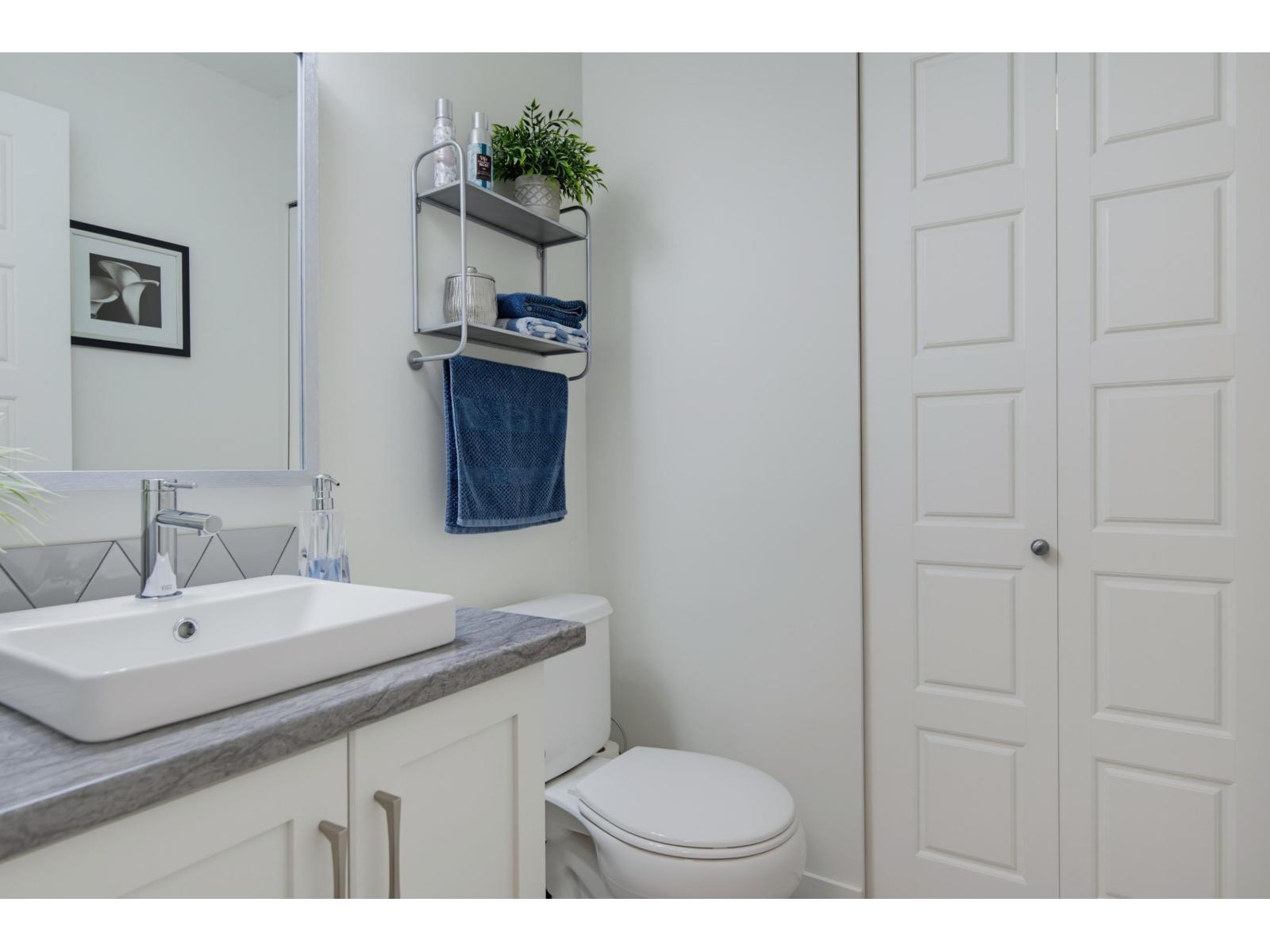 209 20630 DOUGLAS CRESCENT photo 15
