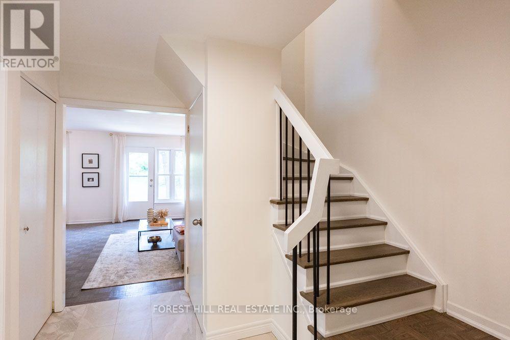 6 Snowshoe Crescent, Markham (German Mills), Ontario  L3T 4M6 - Photo 3 - N13776318
