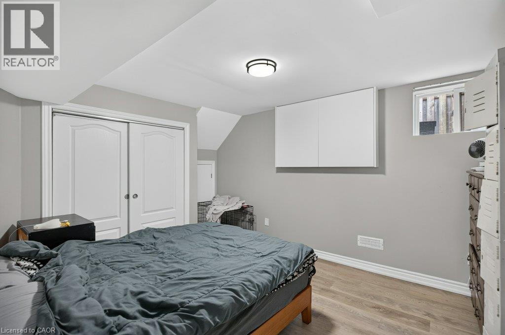 40 Clarendon Avenue, Hamilton, Ontario  L9A 3A1 - Photo 33 - 40864877