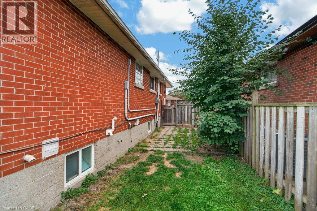 40 Clarendon Avenue, Hamilton, Ontario  L9A 3A1 - Photo 38 - 40864877