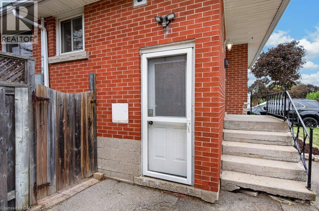 40 Clarendon Avenue, Hamilton, Ontario  L9A 3A1 - Photo 28 - 40864877