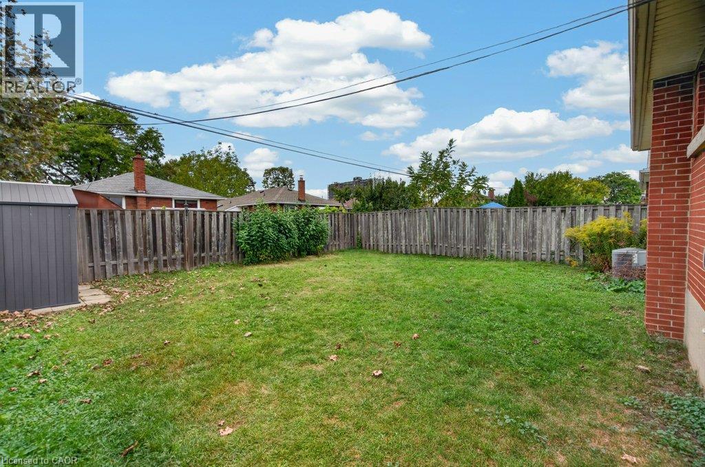 40 Clarendon Avenue, Hamilton, Ontario  L9A 3A1 - Photo 39 - 40864877