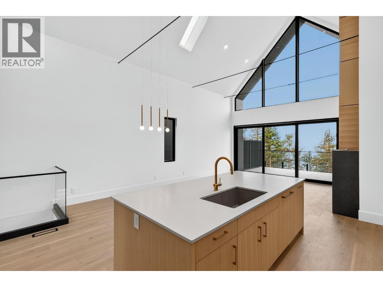 3707 Mckinley Beach Drive, Kelowna, British Columbia  V1V 3G2 - Photo 35 - 10401467