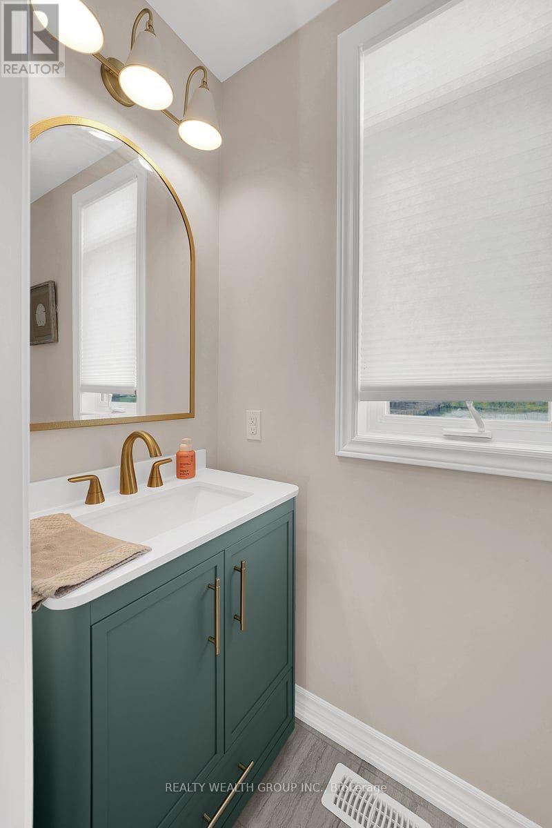 122 Dundonnell Place, Vaughan, Ontario  L4H 4R8 - Photo 10 - N13819928