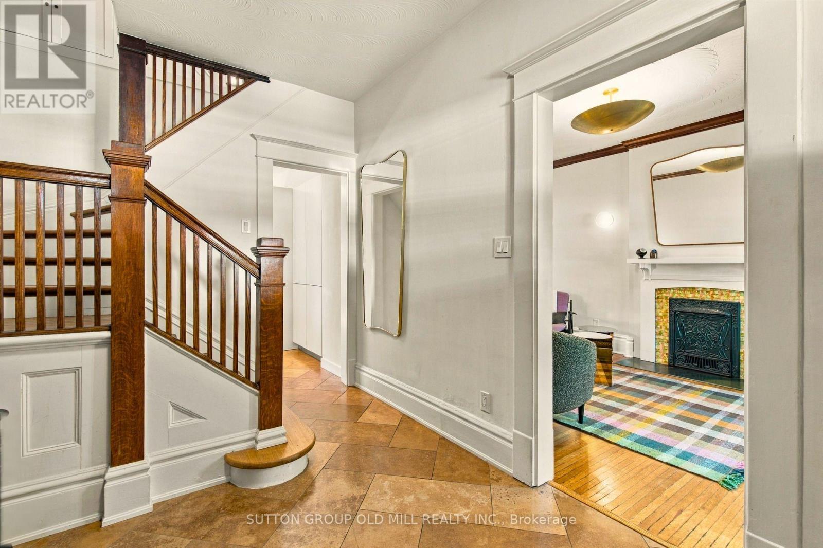 245 St Johns Road, Toronto, Ontario M6P 1V3 - Photo 3 - W13820064