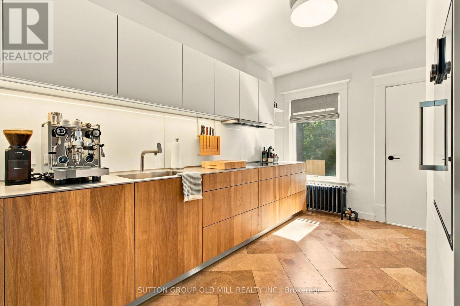 245 St Johns Road, Toronto, Ontario M6P 1V3 - Photo 9 - W13820064