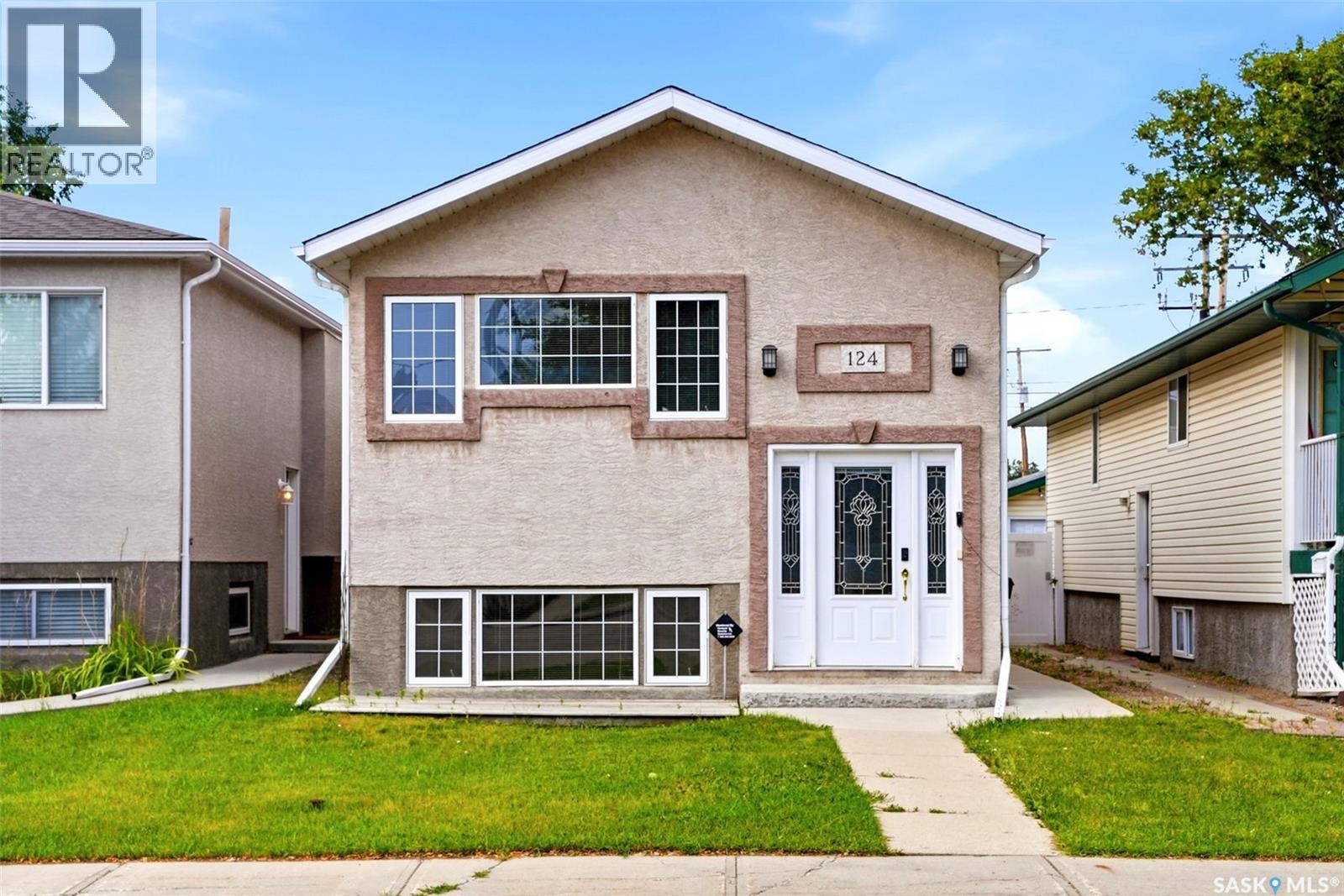 124 College AVENUE, regina, Saskatchewan