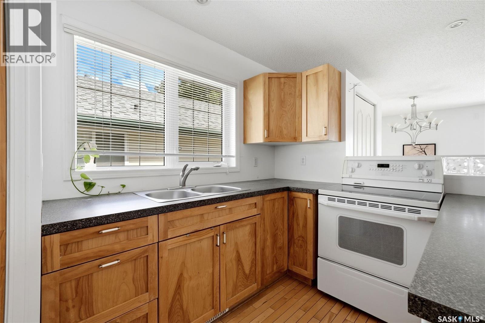 124 College Avenue, Regina, Saskatchewan  S4N 0W5 - Photo 10 - SK049258