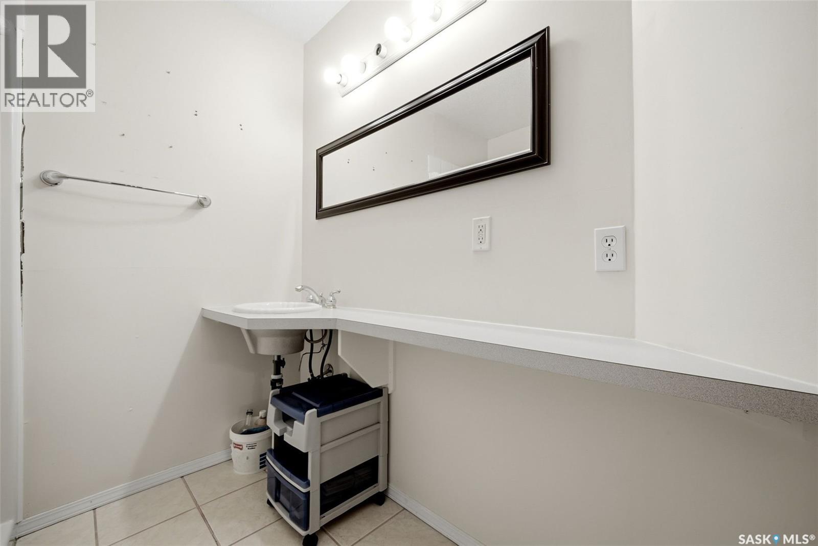 124 College Avenue, Regina, Saskatchewan  S4N 0W5 - Photo 36 - SK049258