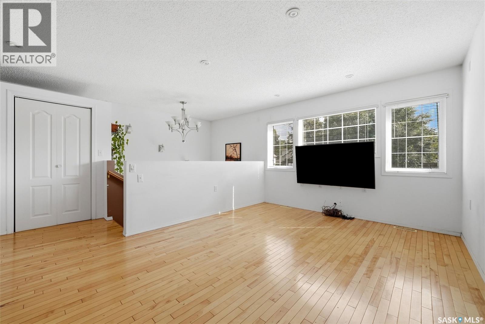 124 College Avenue, Regina, Saskatchewan  S4N 0W5 - Photo 7 - SK049258