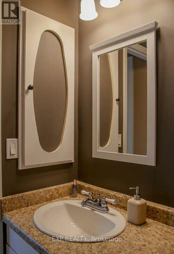 3090 Montrose Road, Niagara Falls, Ontario  L2E 6S4 - Photo 14 - X13654724