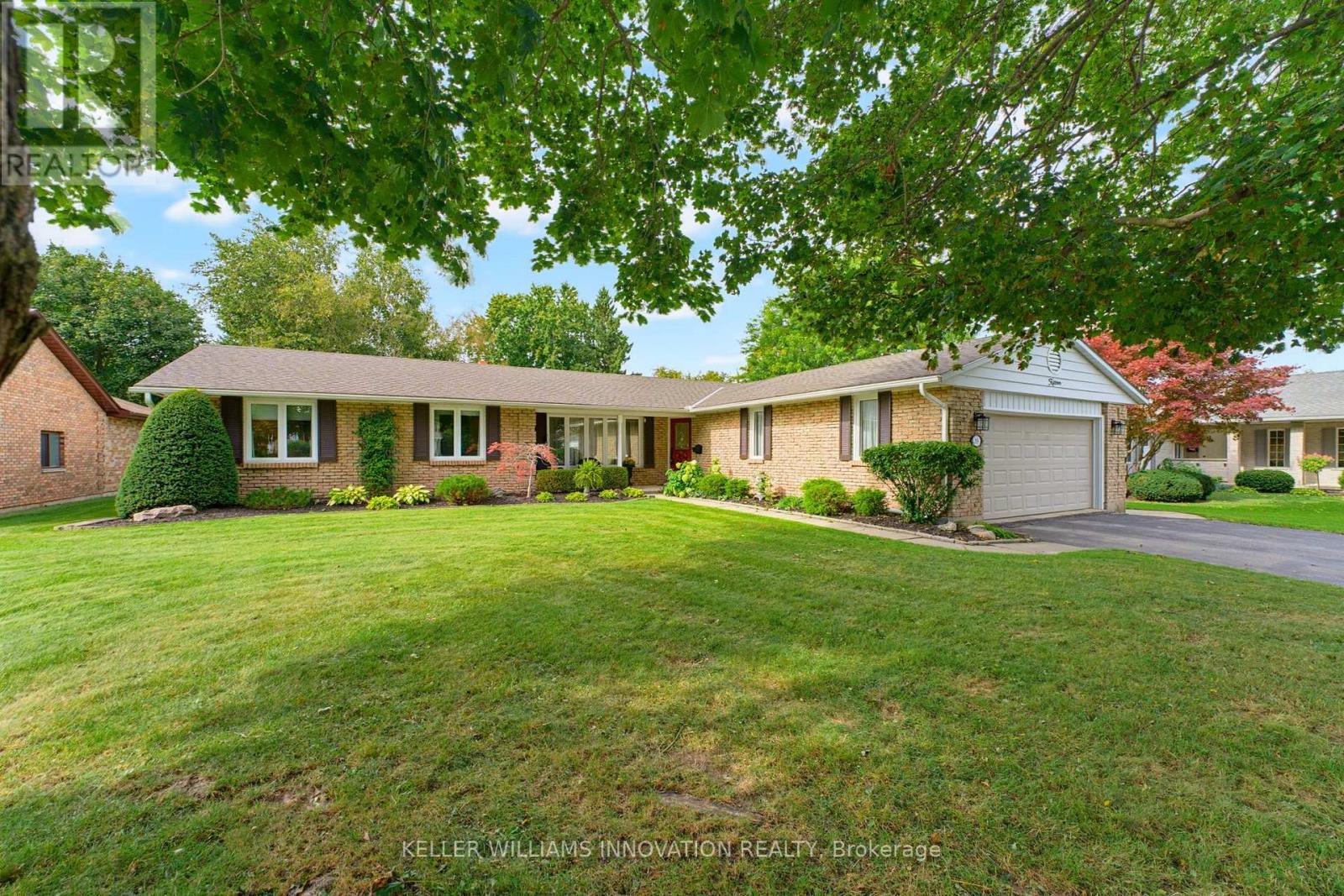 15 MCLAREN AVENUE N, North Perth, Ontario