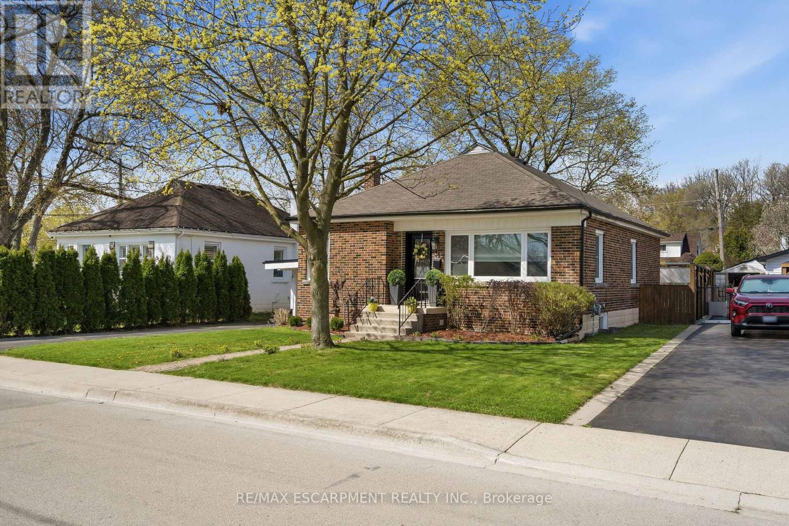 31 CAMERON AVENUE, Hamilton, Ontario