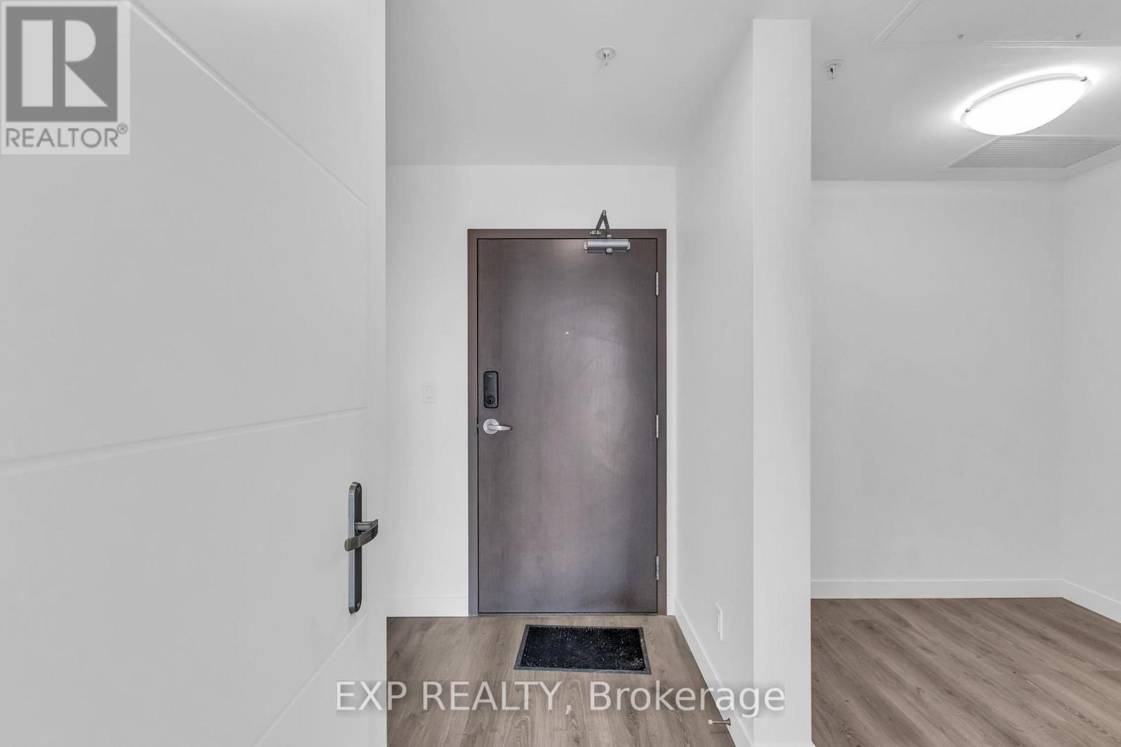 304 - 60 Frederick Street, Kitchener, Ontario  N2H 0C7 - Photo 4 - X13820084