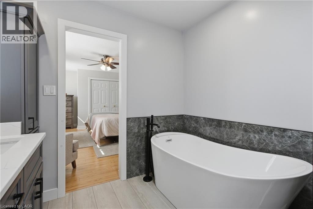 5 Thorn Place, St. Catharines, Ontario  L2S 3S1 - Photo 20 - 40865729