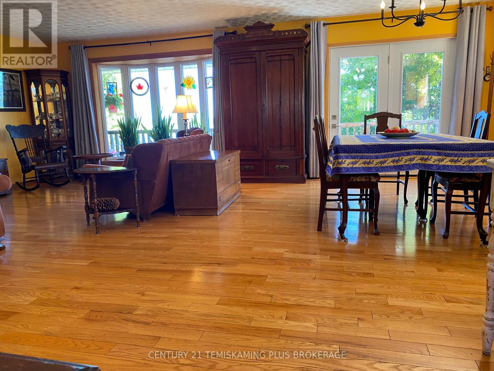 519 LAKESHORE ROAD N photo 10