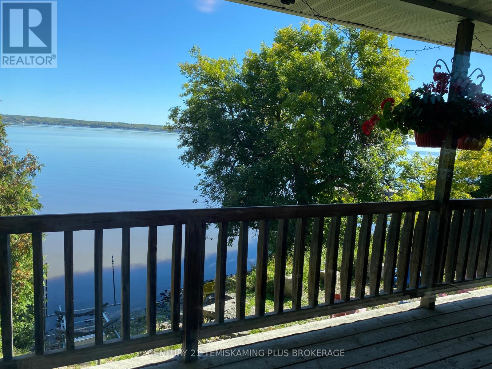 519 LAKESHORE ROAD N photo 2