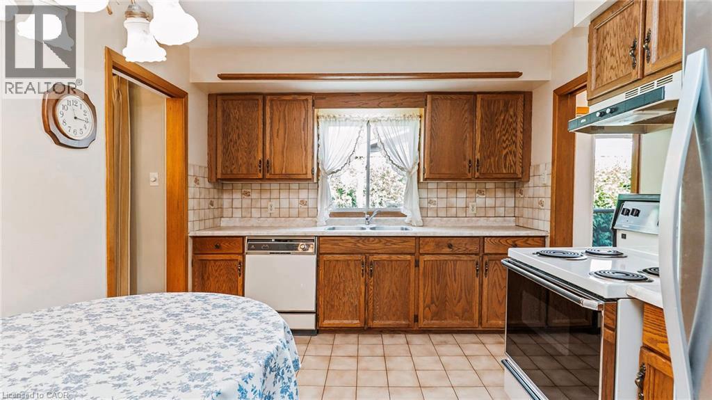 457 Three Valleys Crescent, London, Ontario  N5Z 3E9 - Photo 11 - 40852005