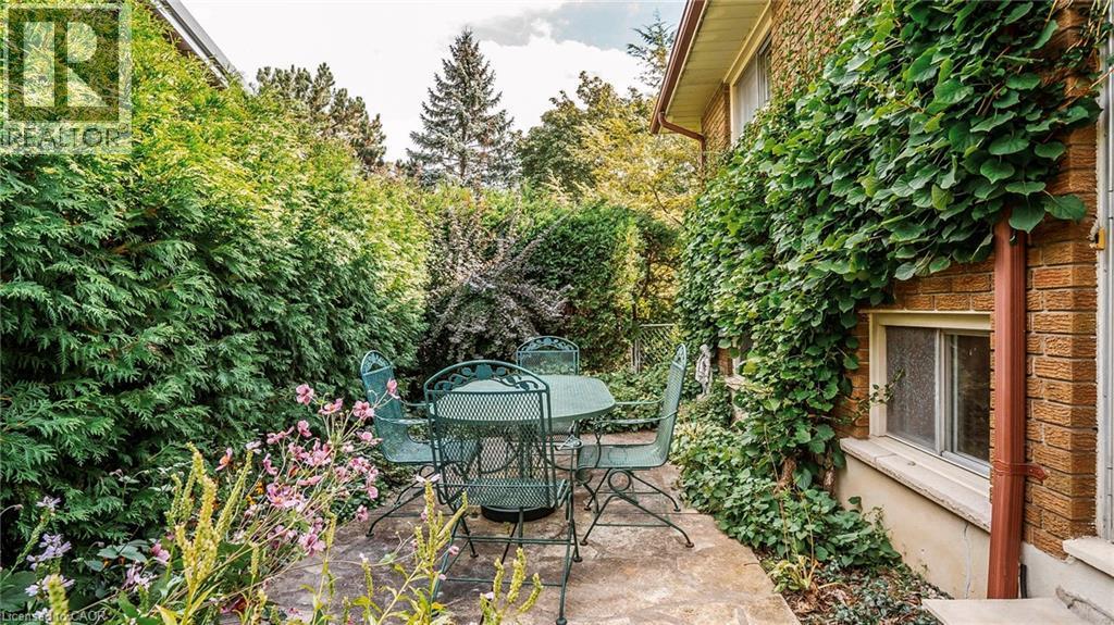 457 Three Valleys Crescent, London, Ontario  N5Z 3E9 - Photo 37 - 40852005