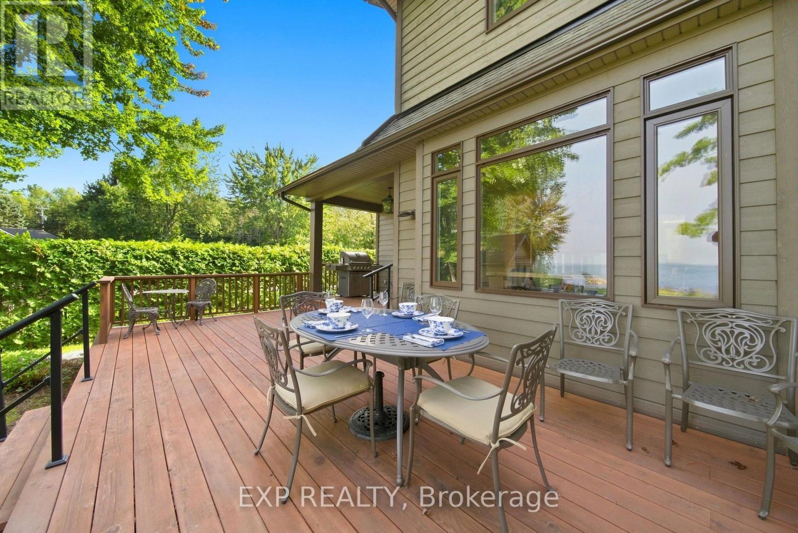 Lakeside deck for dining al fresco