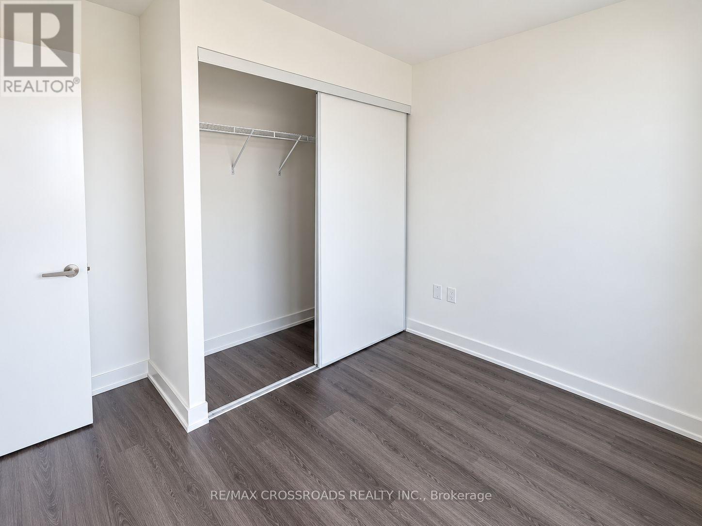 1304 - 448 Burnhamthorpe Road W, Mississauga, Ontario  L5B 0R4 - Photo 9 - W13817754