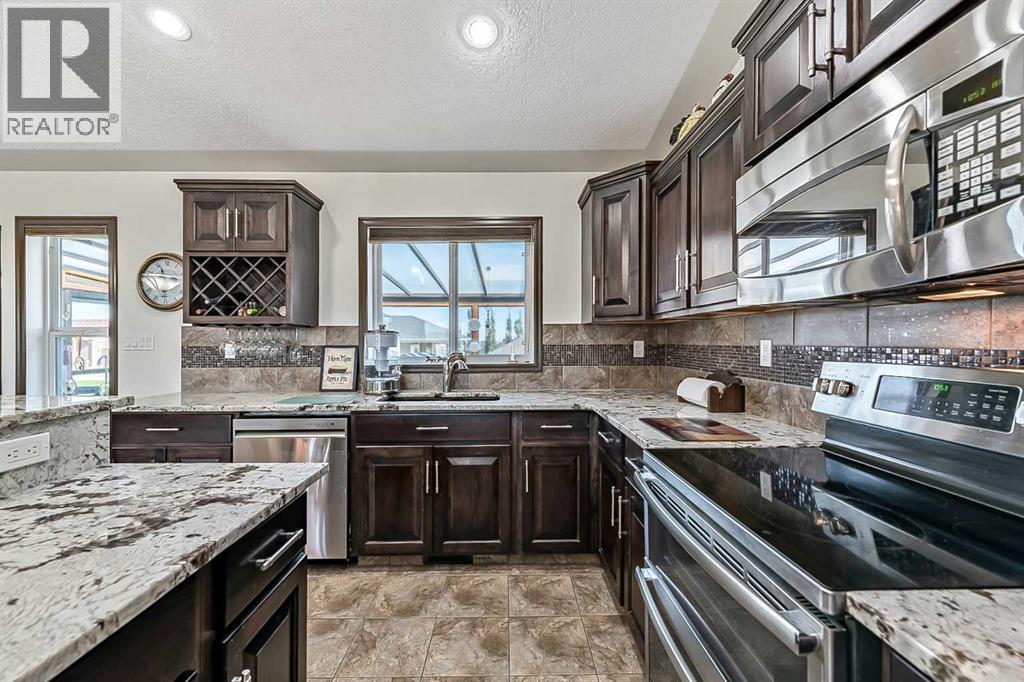 142 Westview Drive, Nanton, Alberta T0L 1R0 - Photo 10 - A2347222