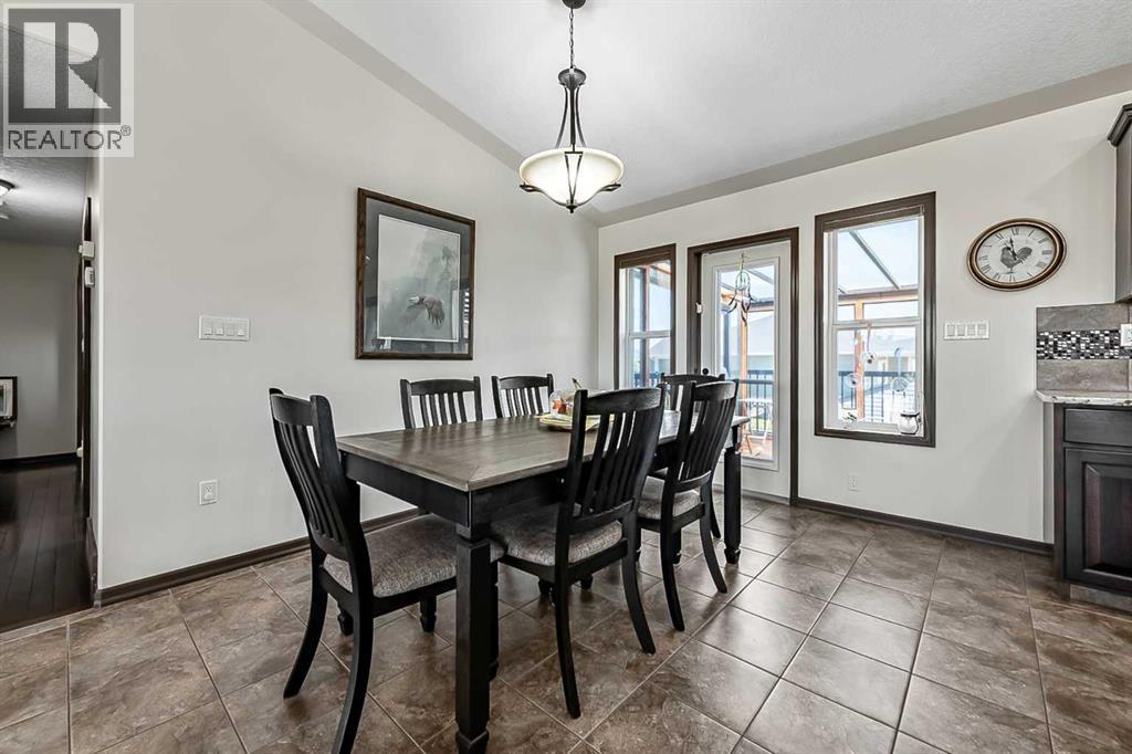 142 Westview Drive, Nanton, Alberta T0L 1R0 - Photo 12 - A2347222