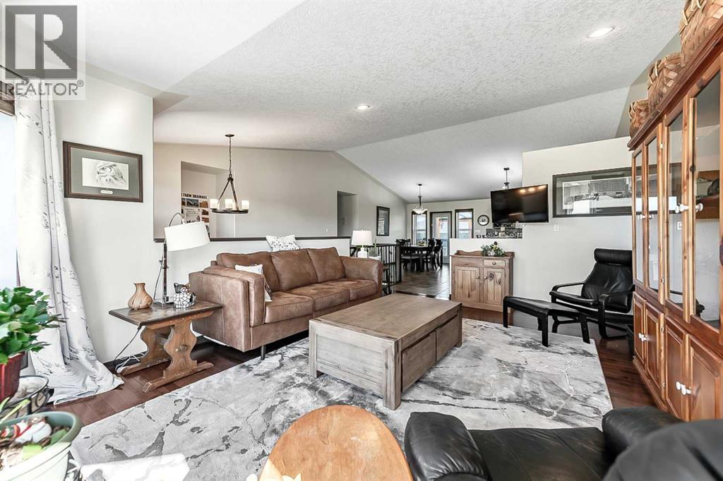 142 Westview Drive, Nanton, Alberta T0L 1R0 - Photo 15 - A2347222