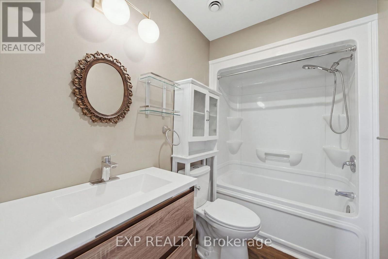 Lower-level four-piece bath