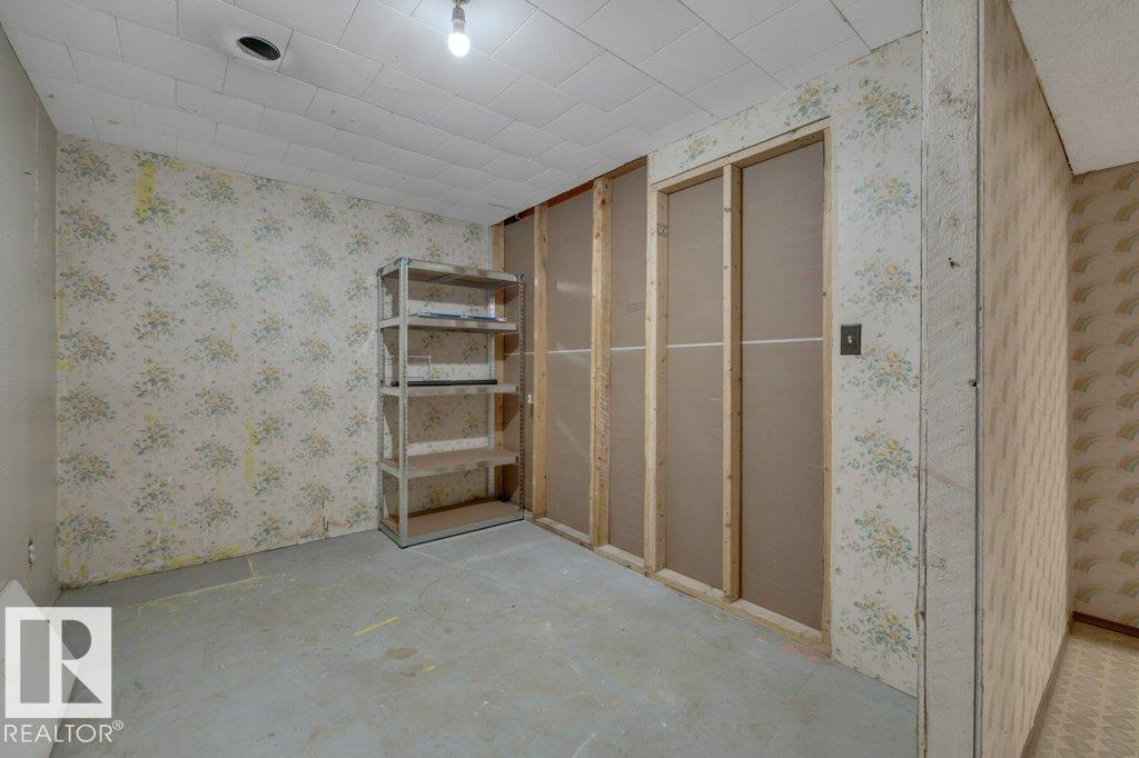 3506 44 ST photo 48