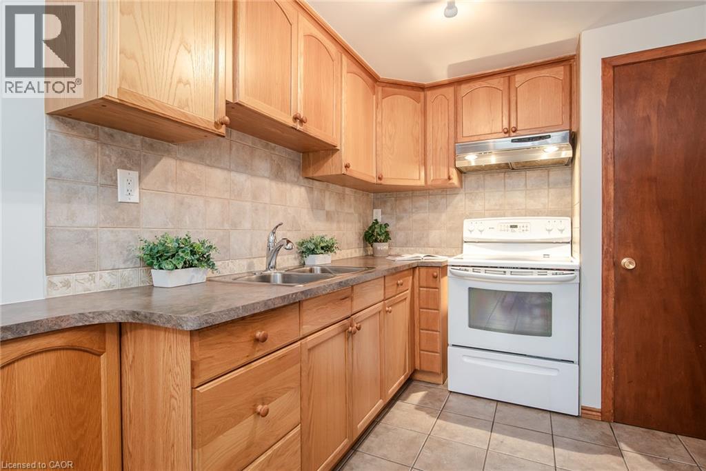 218 Pinedale Drive, Kitchener, Ontario  N2E 1K3 - Photo 27 - 40863844