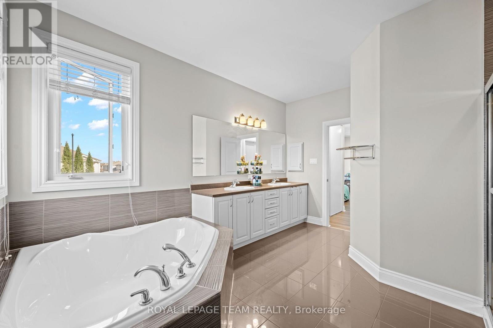 732 Lakebreeze Circle, Ottawa, Ontario  K4A 0R6 - Photo 23 - X13820224