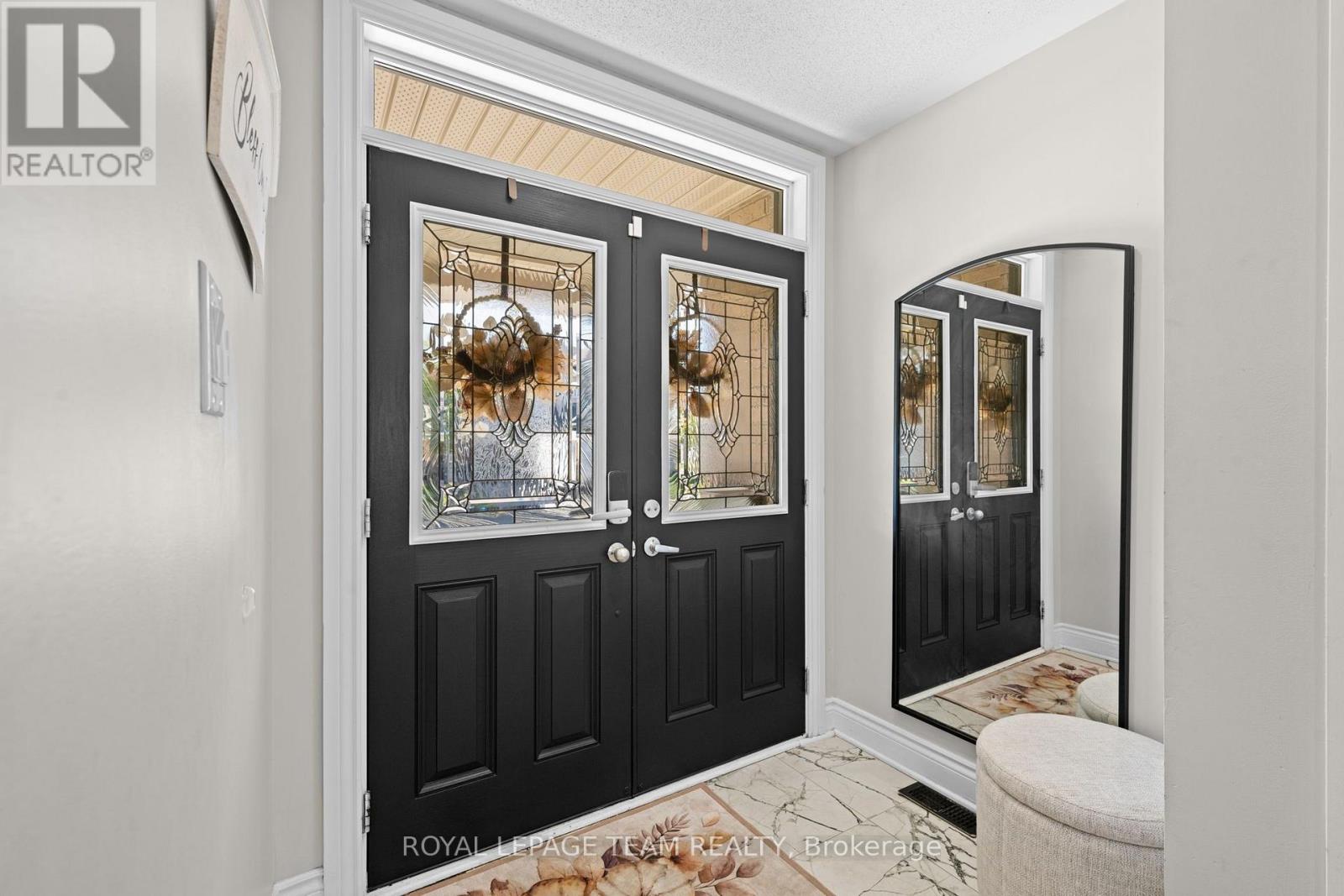 732 Lakebreeze Circle, Ottawa, Ontario  K4A 0R6 - Photo 3 - X13820224