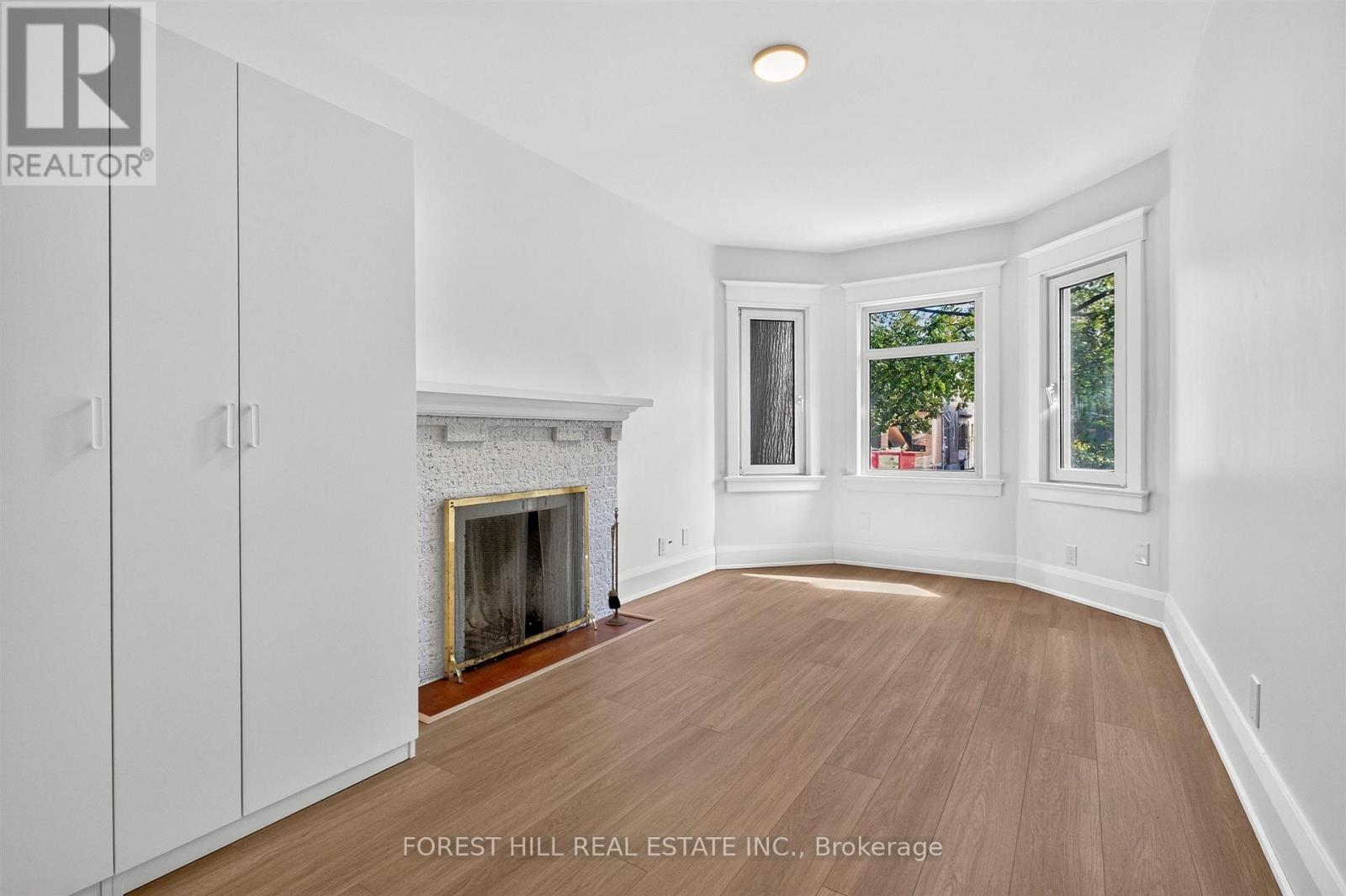 D - 30 Pinewood Avenue, Toronto, Ontario  M6C 2V1 - Photo 12 - C13820206