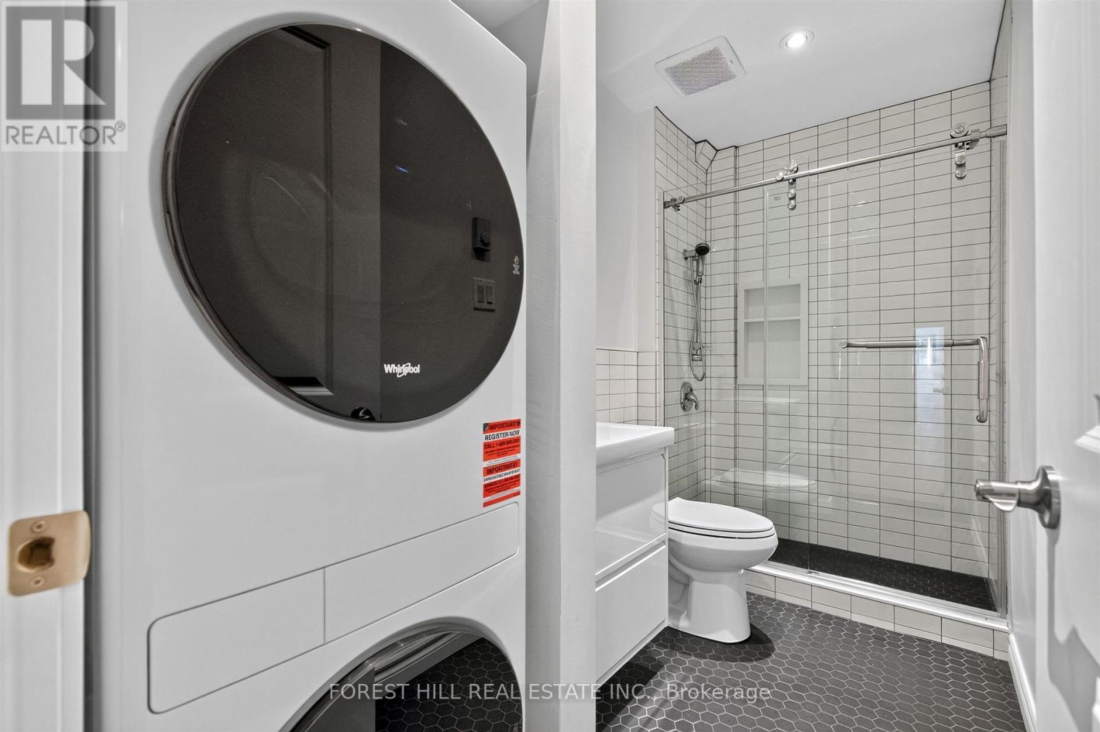 D - 30 Pinewood Avenue, Toronto, Ontario  M6C 2V1 - Photo 21 - C13820206